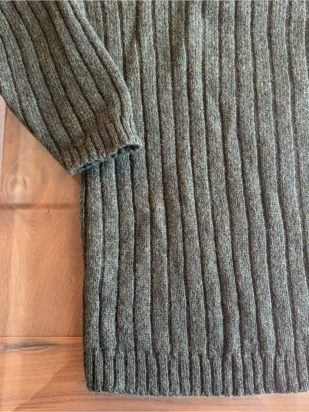 100% Wool Ribbed Collared Sweater - Picture 7 of 7